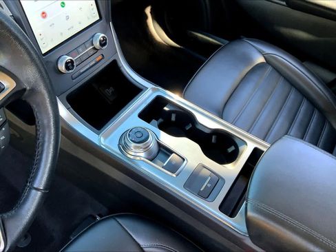 Used 2022 Ford Edge SEL image 15