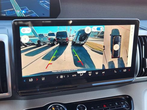 New 2026 Ford Expedition Active image 16