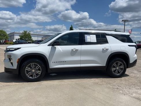 Used 2024 Chevrolet Traverse LT FWD image 5