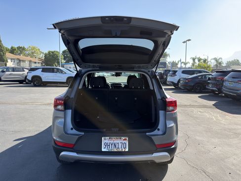 Used 2023 Chevrolet TrailBlazer LT FWD image 14