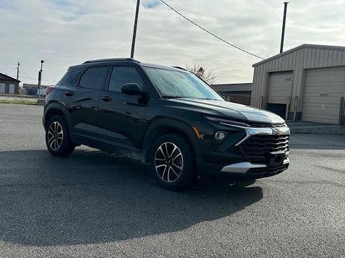 Used 2024 Chevrolet TrailBlazer LT image 11