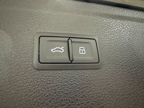 Used 2025 Audi SQ5 Premium Plus w/ Premium Plus Package image 26