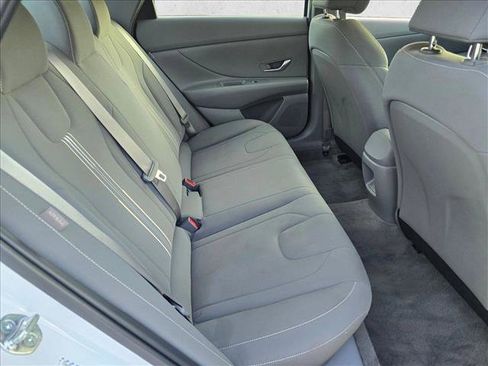 Used 2024 Hyundai Elantra SEL FWD image 19