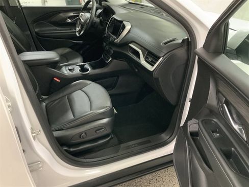 Used 2024 GMC Terrain SLT image 21