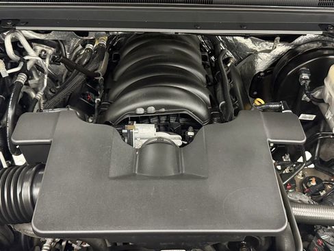 Used 2018 Chevrolet Tahoe LT image 11