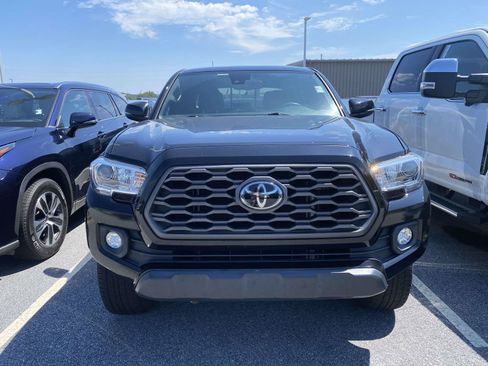 Used 2021 Toyota Tacoma TRD Off-Road AWD/4WD image 2