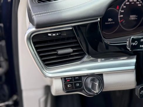 Used 2018 Porsche Panamera image 46