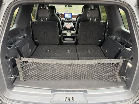 Used 2018 Lincoln Navigator Reserve w/ Technology Package image 10