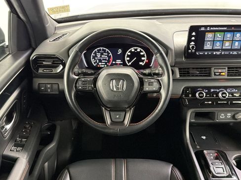 Certified 2025 Honda Pilot TrailSport image 26
