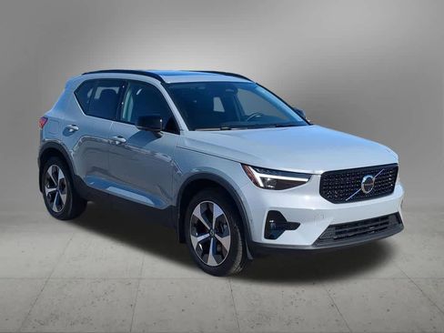 Used 2026 Volvo XC40 B5 Plus w/ Protection Package Premier AWD/4WD image 8