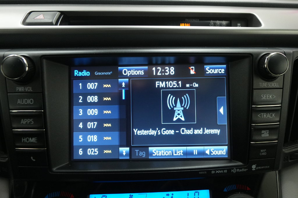 Used 2018 Toyota RAV4 Limited AWD/4WD image 34