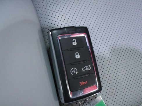 Used 2021 Jeep Grand Cherokee L Overland w/ Advanced Protech Group III RWD image 22