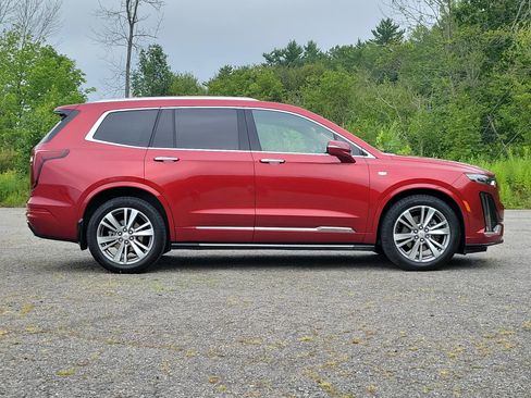 Certified 2024 Cadillac XT6 Premium Luxury w/ Platinum Package AWD/4WD image 4