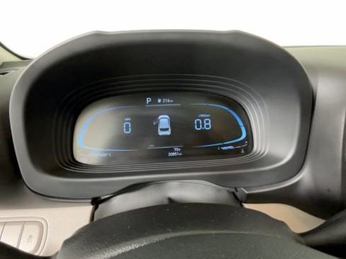 Used 2023 Hyundai Venue SEL FWD image 29