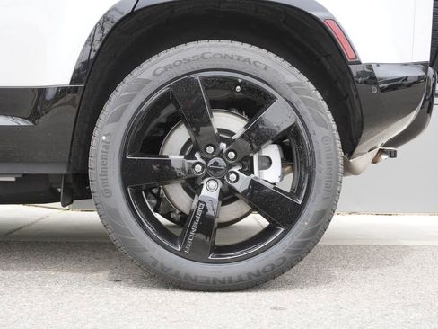 New 2026 Land Rover Defender 110 X-Dynamic SE AWD/4WD image 35