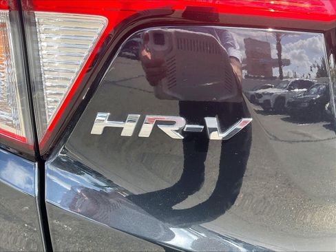 Used 2019 Honda HR-V Sport image 10
