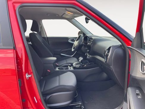 Used 2024 Kia Soul S FWD image 15