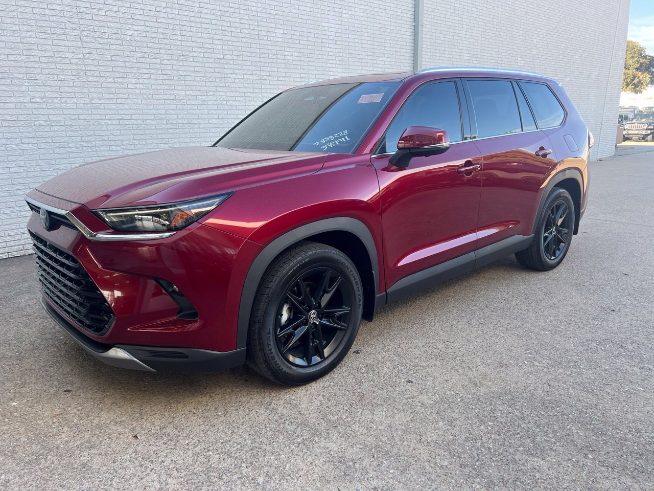 Used 2025 Toyota Grand Highlander FWD image 1