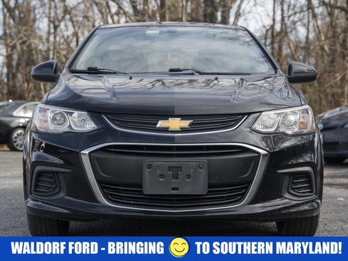 Used 2018 Chevrolet Sonic LT w/ Convenience Package image 2