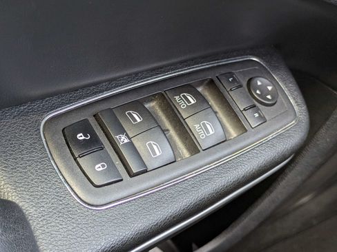 Used 2023 Chrysler 300 S RWD image 14