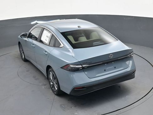 New 2026 Nissan Sentra SL FWD image 30