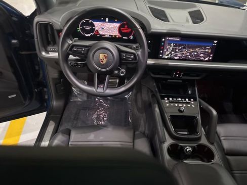 Used 2024 Porsche Cayenne S image 29