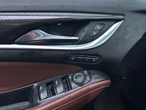 Used 2021 Buick Enclave Avenir w/ Avenir Technology Package image 23