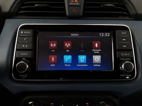 Used 2025 Nissan Versa SV FWD image 26