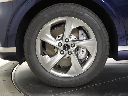 Used 2026 Genesis GV70 2.5T image 8