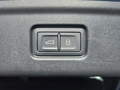 New 2025 Audi A6 e-tron Premium image 13