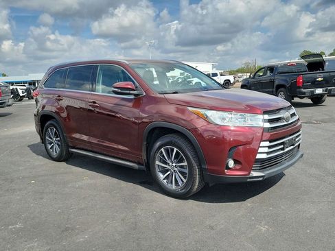Used 2017 Toyota Highlander XLE image 27