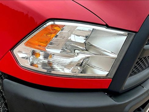 Used 2014 RAM 3500 Tradesman w/ Power & Remote Entry Group image 4