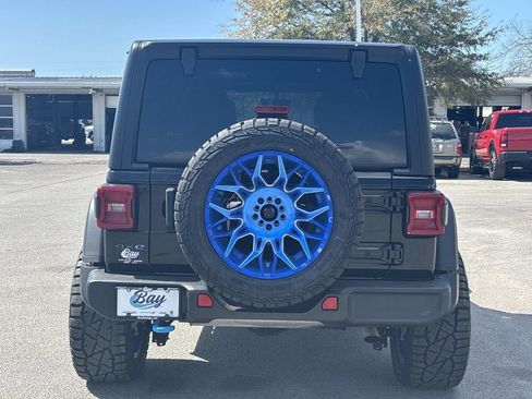 Used 2021 Jeep Wrangler Unlimited Rubicon 4xe image 8