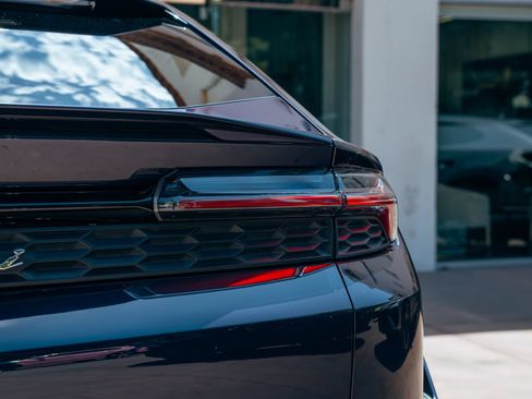 Used 2025 Lamborghini Urus SE AWD/4WD image 30