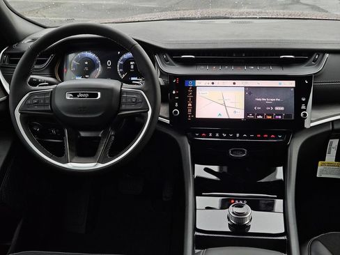 New 2026 Jeep Grand Cherokee Altitude RWD image 30
