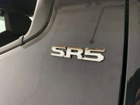 Used 2025 Toyota Tacoma SR5 image 86