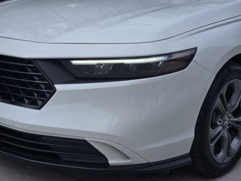 Used 2024 Honda Accord EX image 9