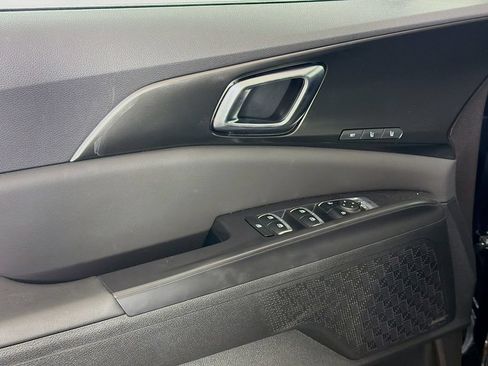 Used 2025 Kia Carnival SX Prestige FWD image 21