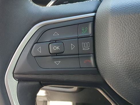 Used 2023 Jeep Grand Cherokee Altitude AWD/4WD image 23
