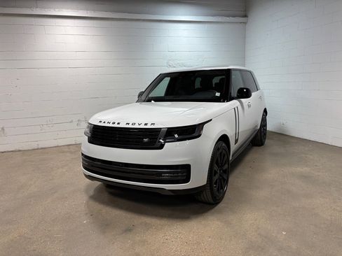 New 2025 Land Rover Range Rover Long Wheelbase SE image 2