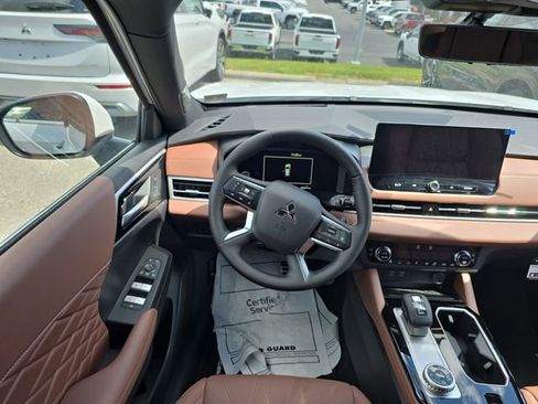 New 2025 Mitsubishi Outlander SEL image 12