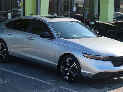 Used 2024 Honda Accord Sport image 5