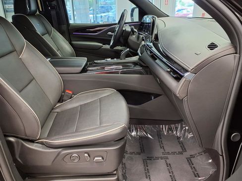 Certified 2024 Cadillac Escalade Sport AWD/4WD image 10