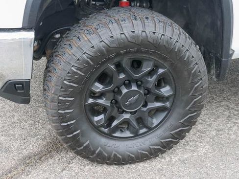 Used 2025 Chevrolet Silverado 2500 LT AWD/4WD image 7