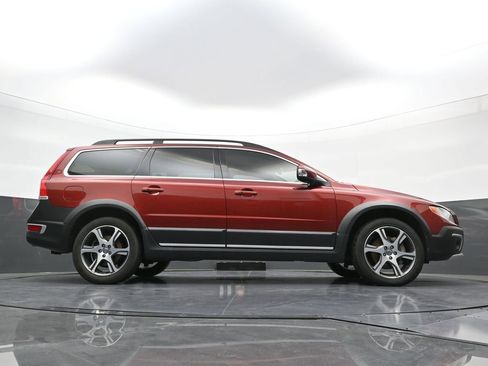 Used 2015 Volvo XC70 T6 w/ Proximity Package AWD/4WD image 28