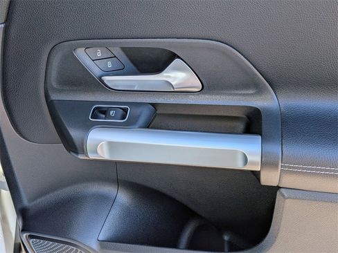 Used 2023 Mercedes-Benz GLB 250 GLB 250 image 33