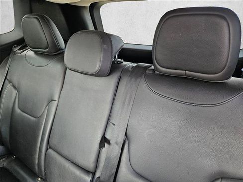 Used 2016 Jeep Renegade Limited FWD image 10