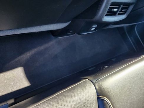 Used 2021 Chevrolet Equinox Premier image 4