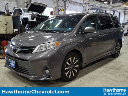 Used 2018 Toyota Sienna XLE