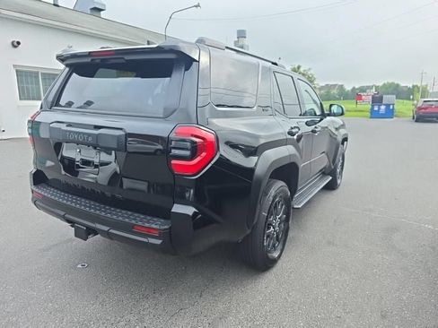 Used 2025 Toyota 4Runner SR5 AWD/4WD image 2